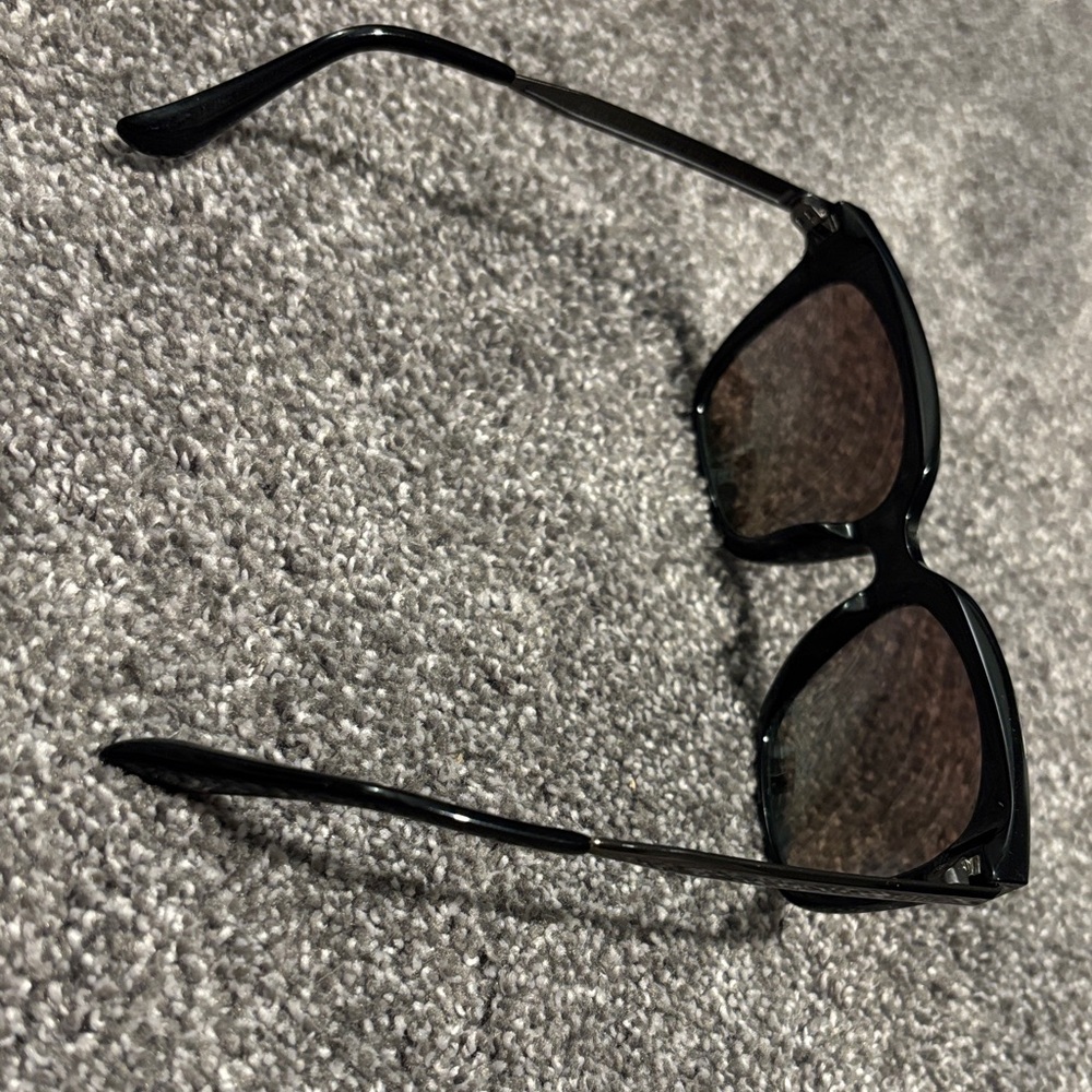 DIFF Bella Black Sunglasses with Light BlueMirror… - image 2